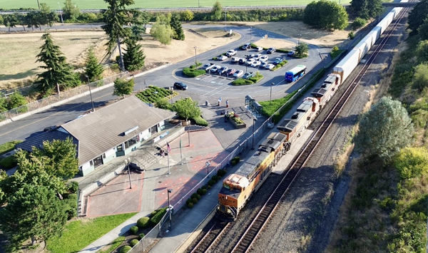 BNSF Freight Train at OLW